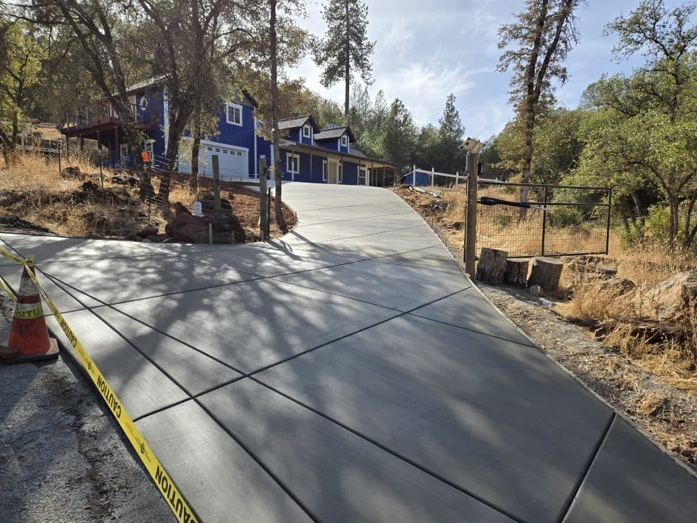 New driveway pour — Auburn, CA